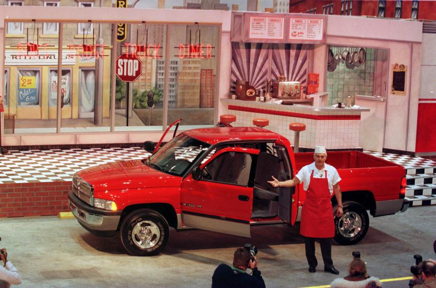  Dodge Ram 1994 года  (фото 12 из 22)